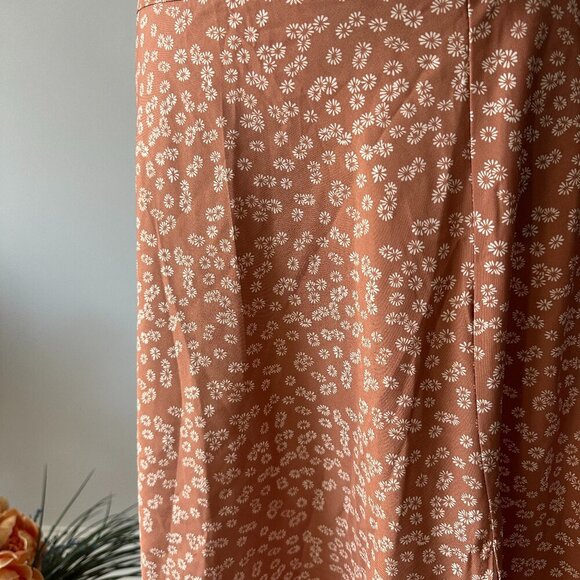 Shein Daisy Print Midi Skirt – Lightweight Rust Orange, Size L - Picture 2 of 3